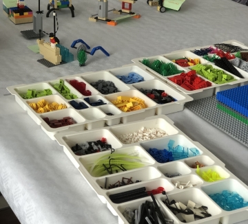 LEGO® SERIOUS PLAY® : Diversities - Values - Excellences LEGO® SERIOUS PLAY® : Diversities - Values - Excellences