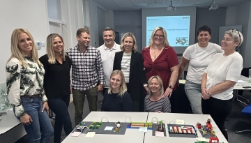 Creating business excellence with LEGO SERIOUS PLAY Creating business excellence with LEGO SERIOUS PLAY